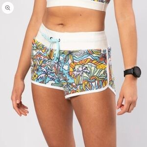 Rabbit Cali Vibes Women's Shorts. Medium